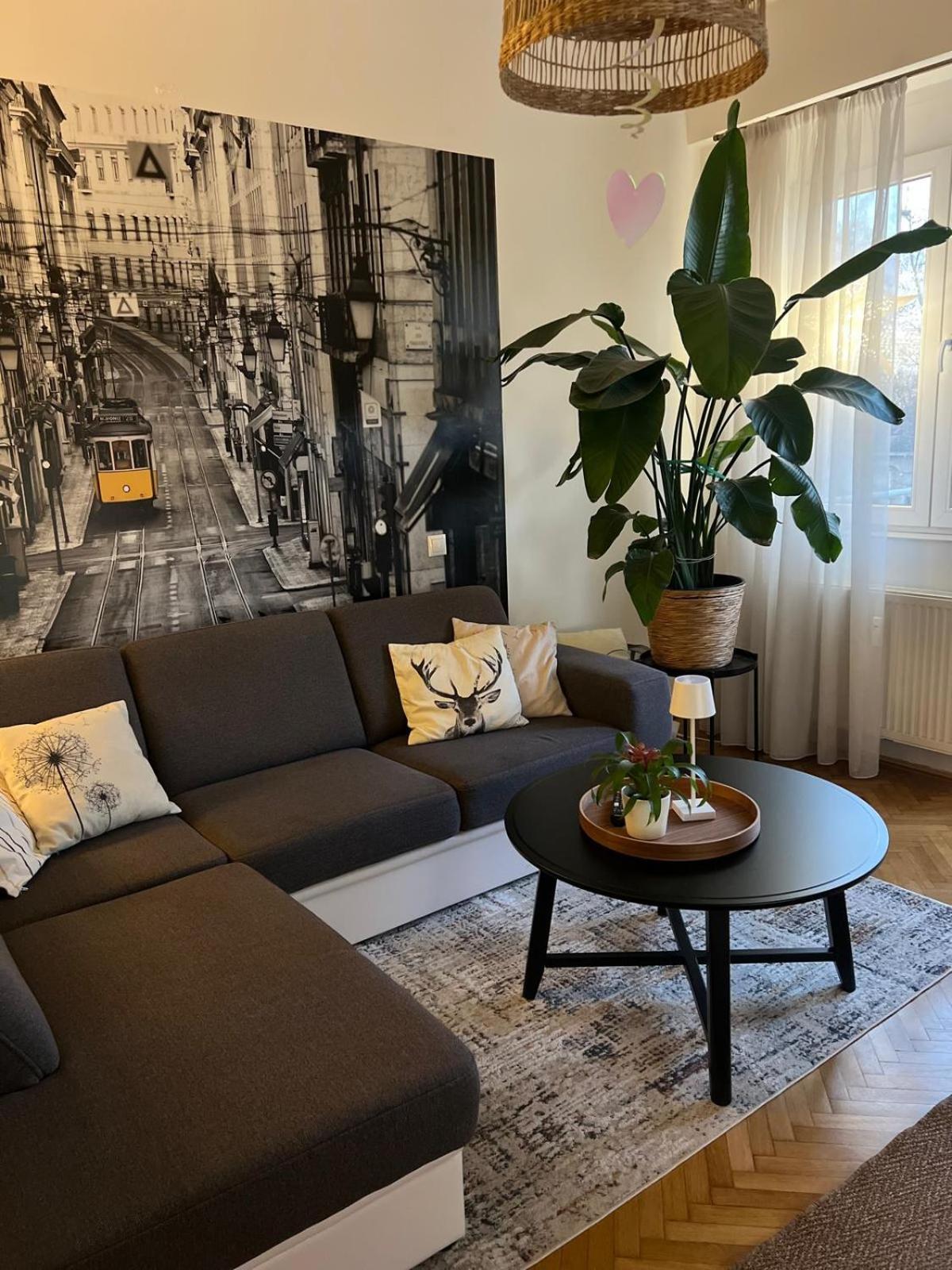 West Budapest Apartman Екстериор снимка